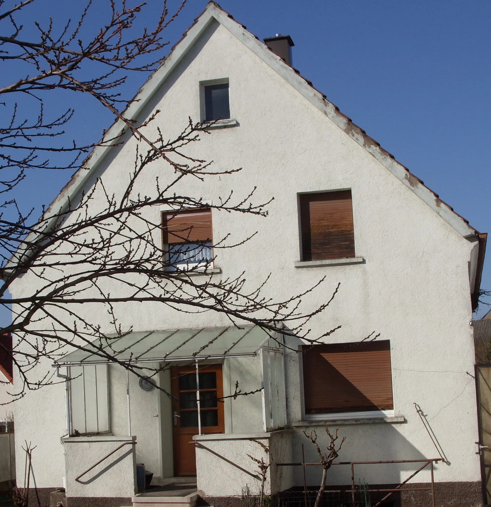 Projekt P9, Rückansicht — vor der Sanierung